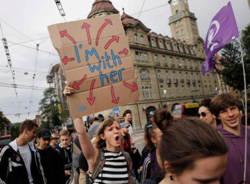 Marchas multitudinarias en Suiza para reclamar por la igualdad de género